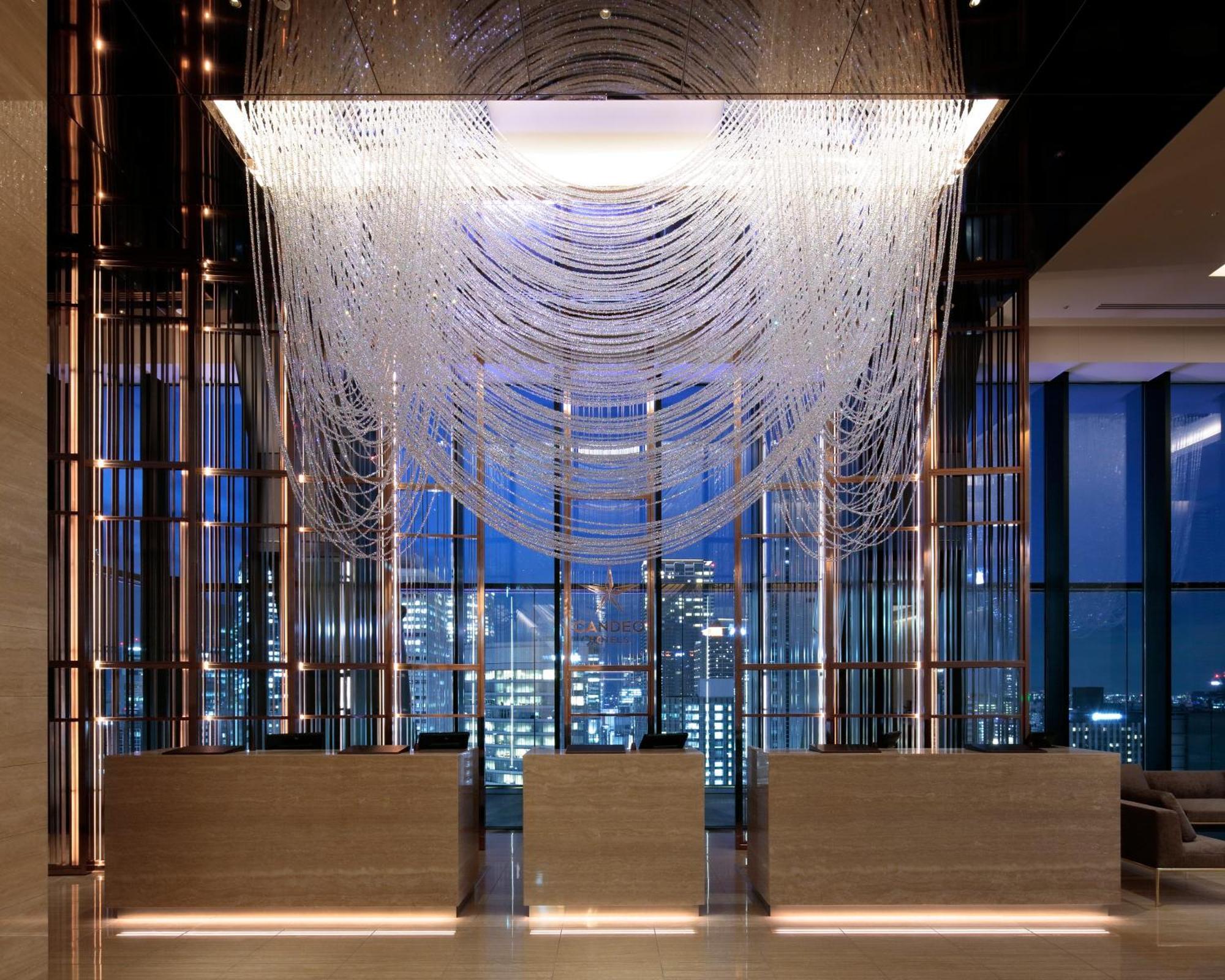 Candeo Hotels Osaka The Tower Zewnętrze zdjęcie The 10000-crystal chandelier at the lobby