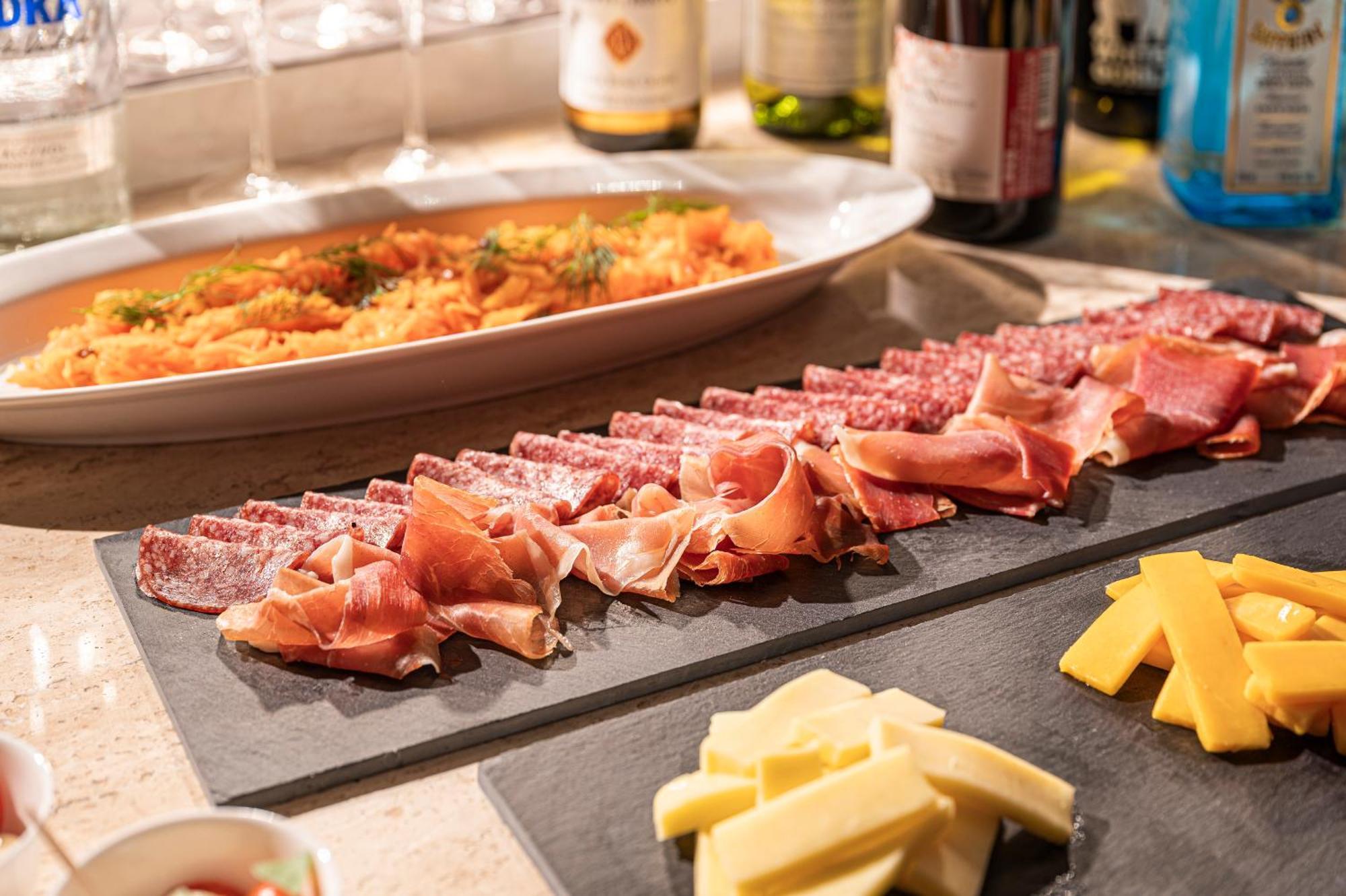 Candeo Hotels Osaka The Tower Zewnętrze zdjęcie Salami and cheese