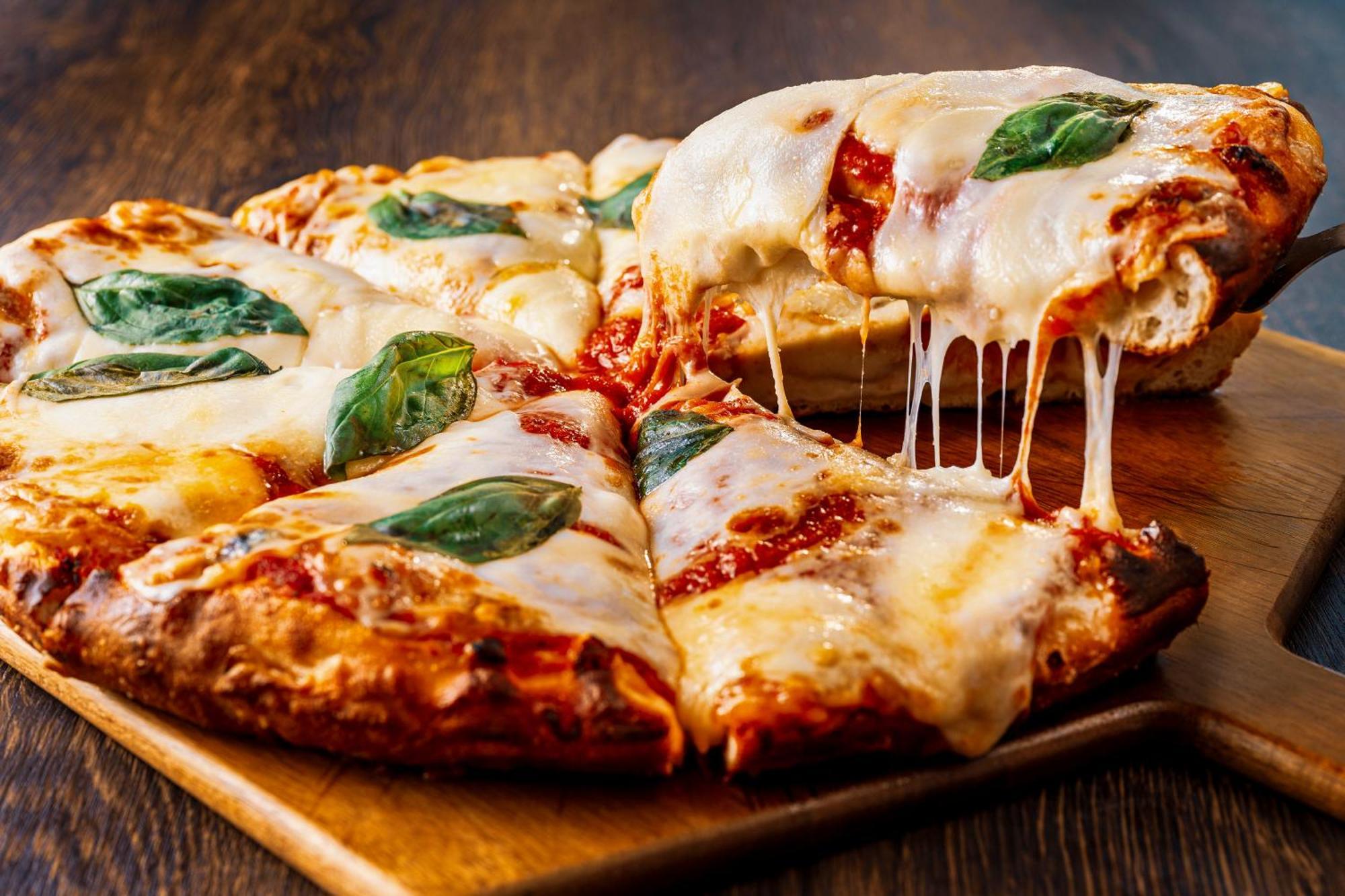 Candeo Hotels Osaka The Tower Zewnętrze zdjęcie A cheese pizza
