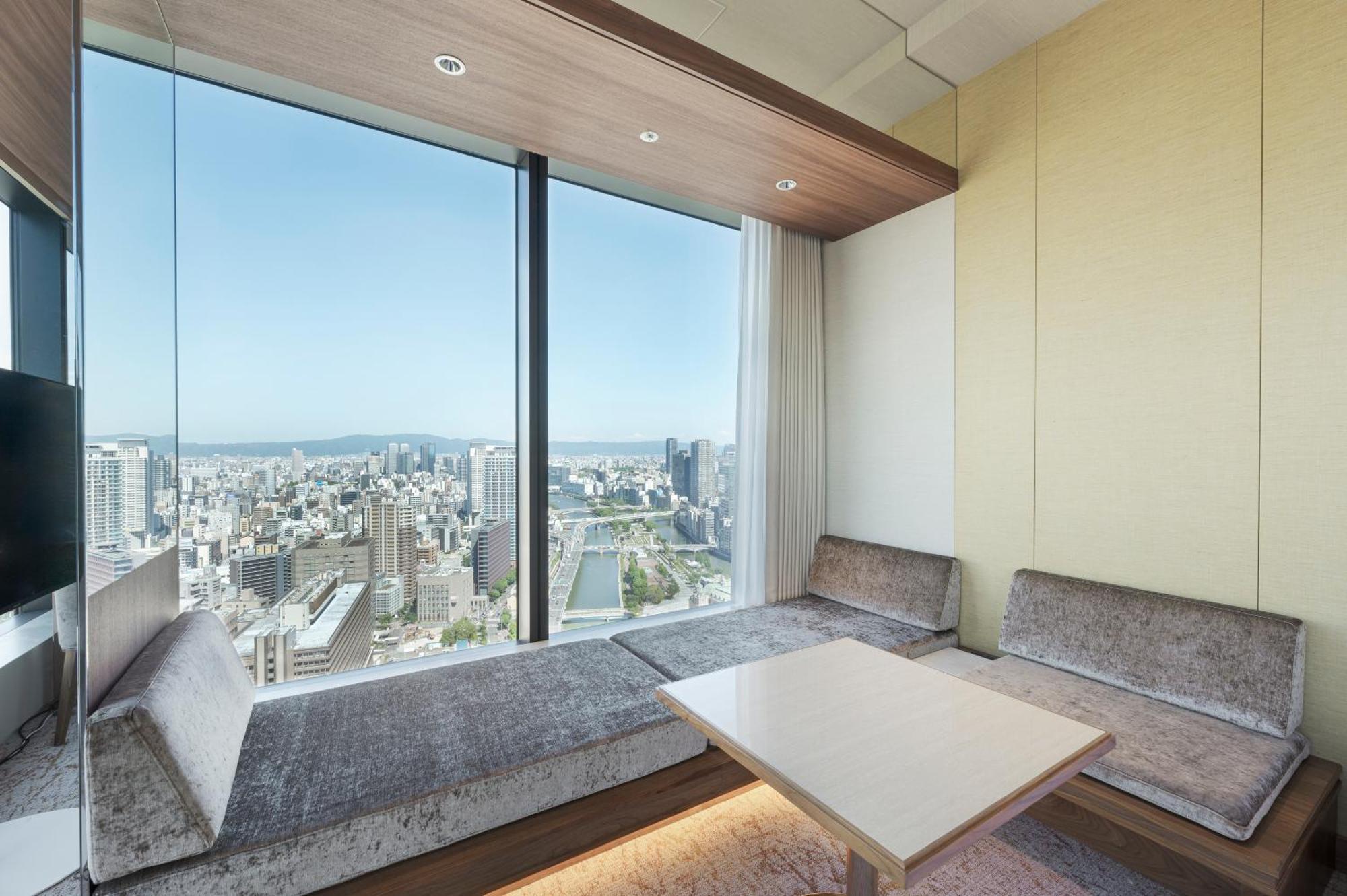 Candeo Hotels Osaka The Tower Zewnętrze zdjęcie A room at the hotel